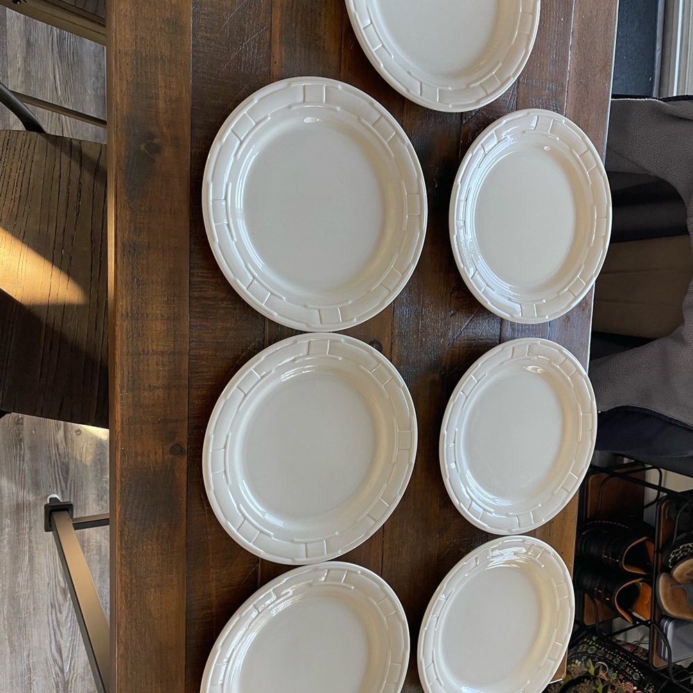 Longaberger luncheon plates, 7 total. Used 2x
